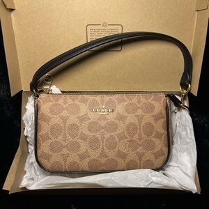 Coach Nolita 19
